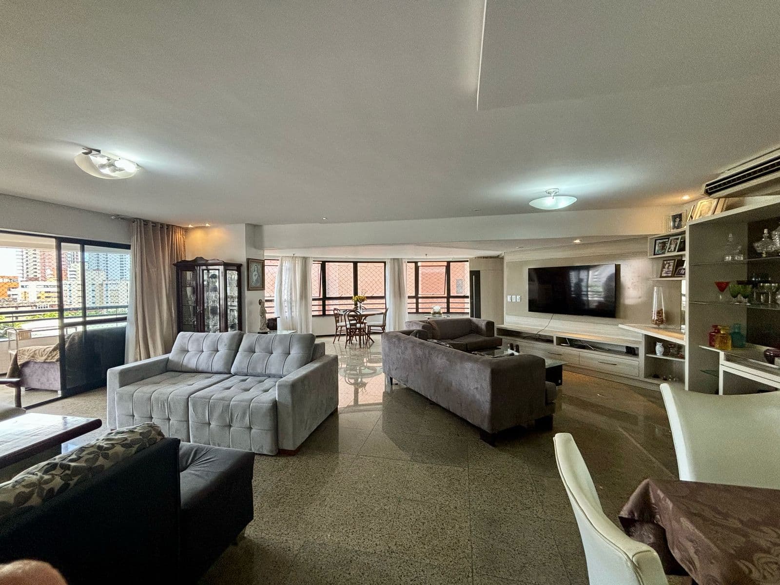 Apartamento amplo de 4 suítes no Edifício Glauco Lobo — foto 7