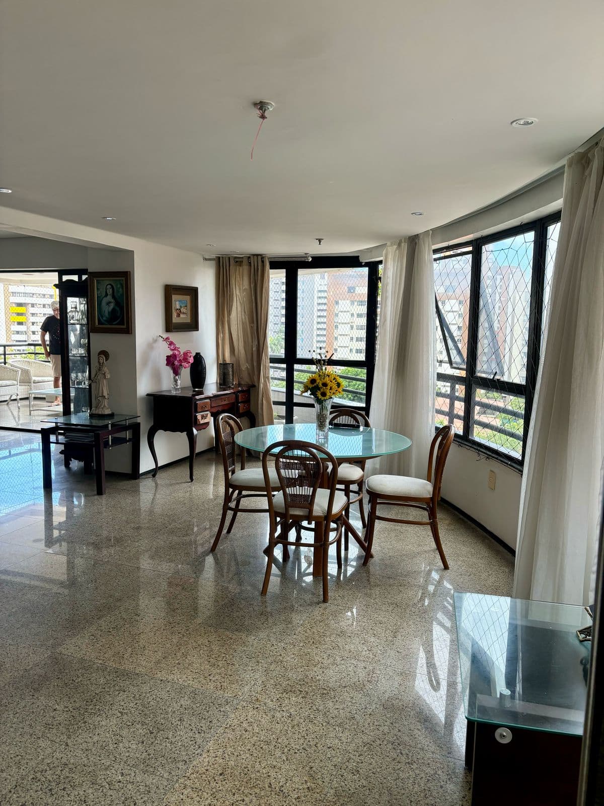 Apartamento amplo de 4 suítes no Edifício Glauco Lobo — foto 8