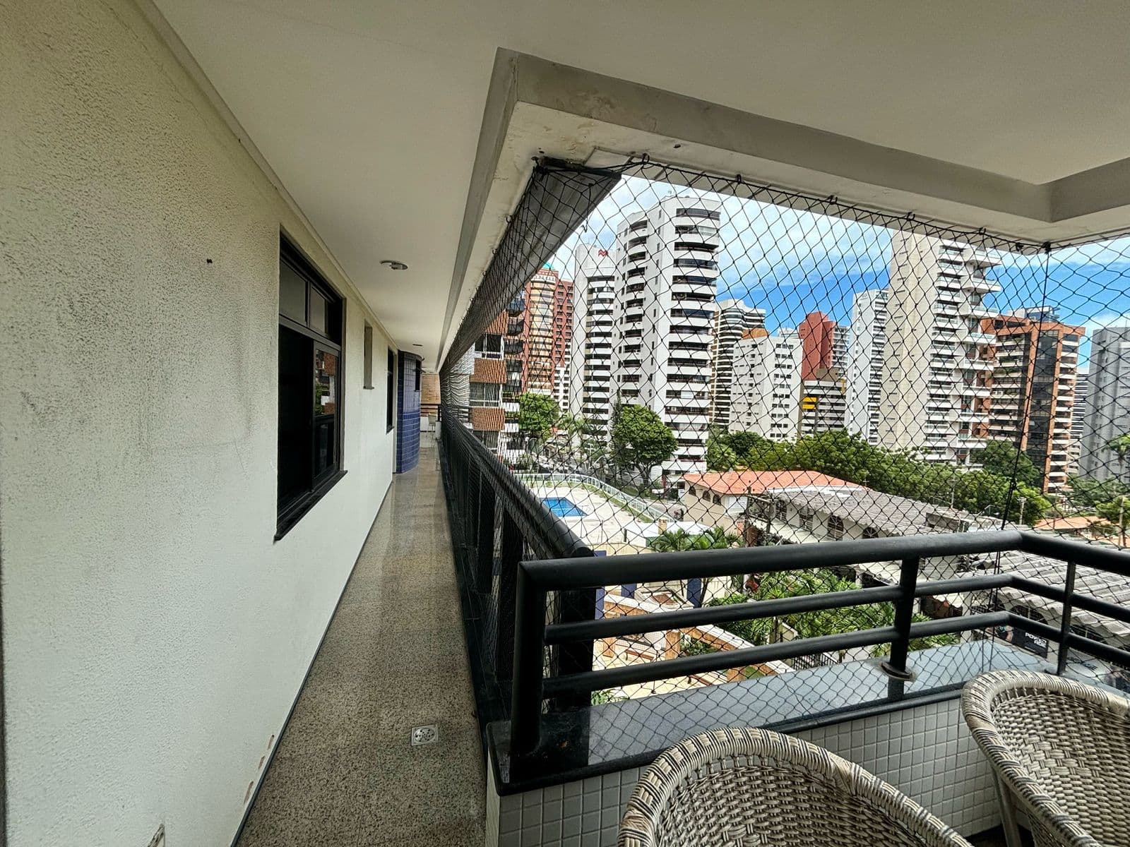Apartamento amplo de 4 suítes no Edifício Glauco Lobo — foto 10