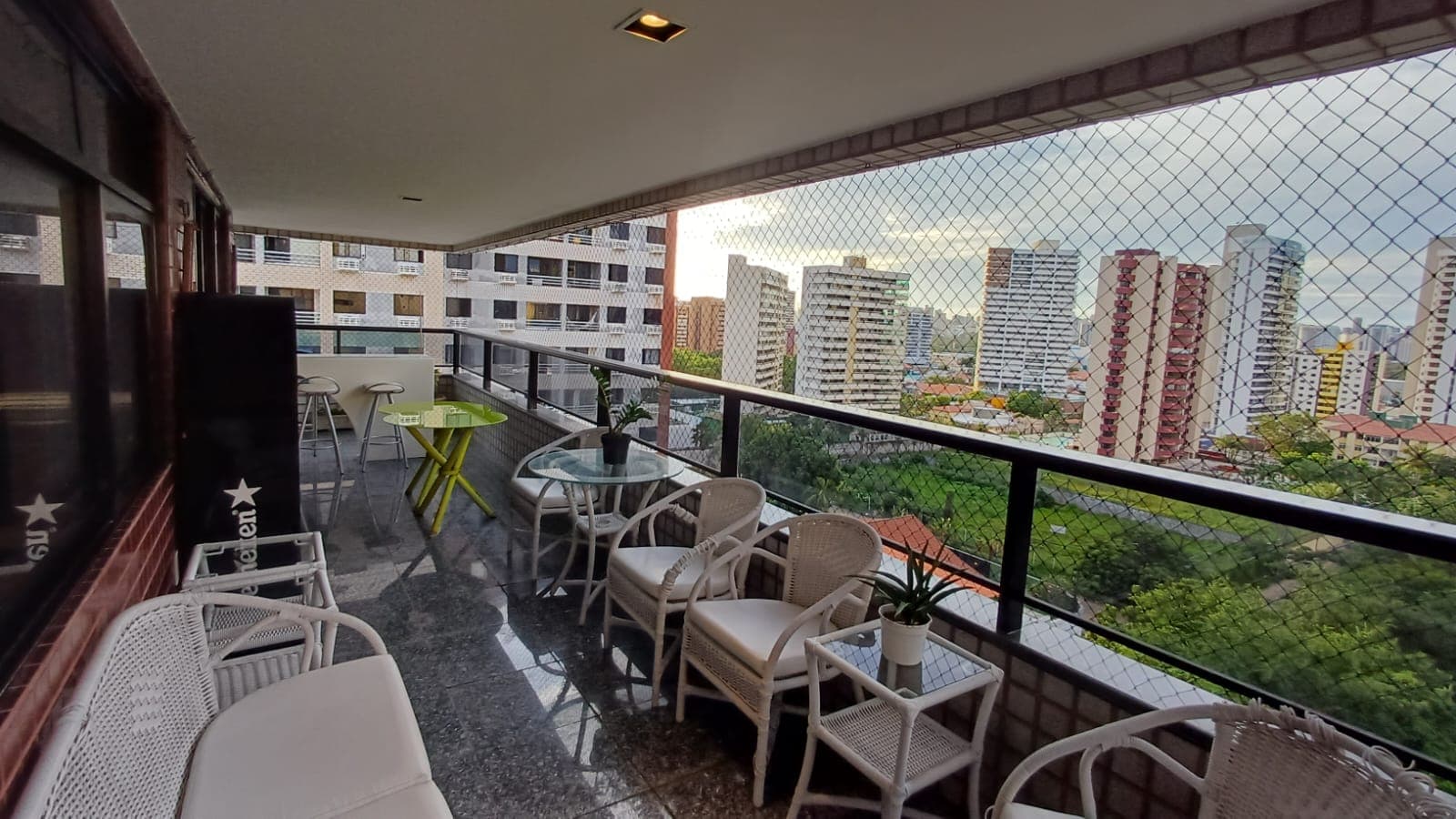 Apartamento de 210 m² no Guararapes — 4 suítes, varandão Norte e dependência completa — foto 12