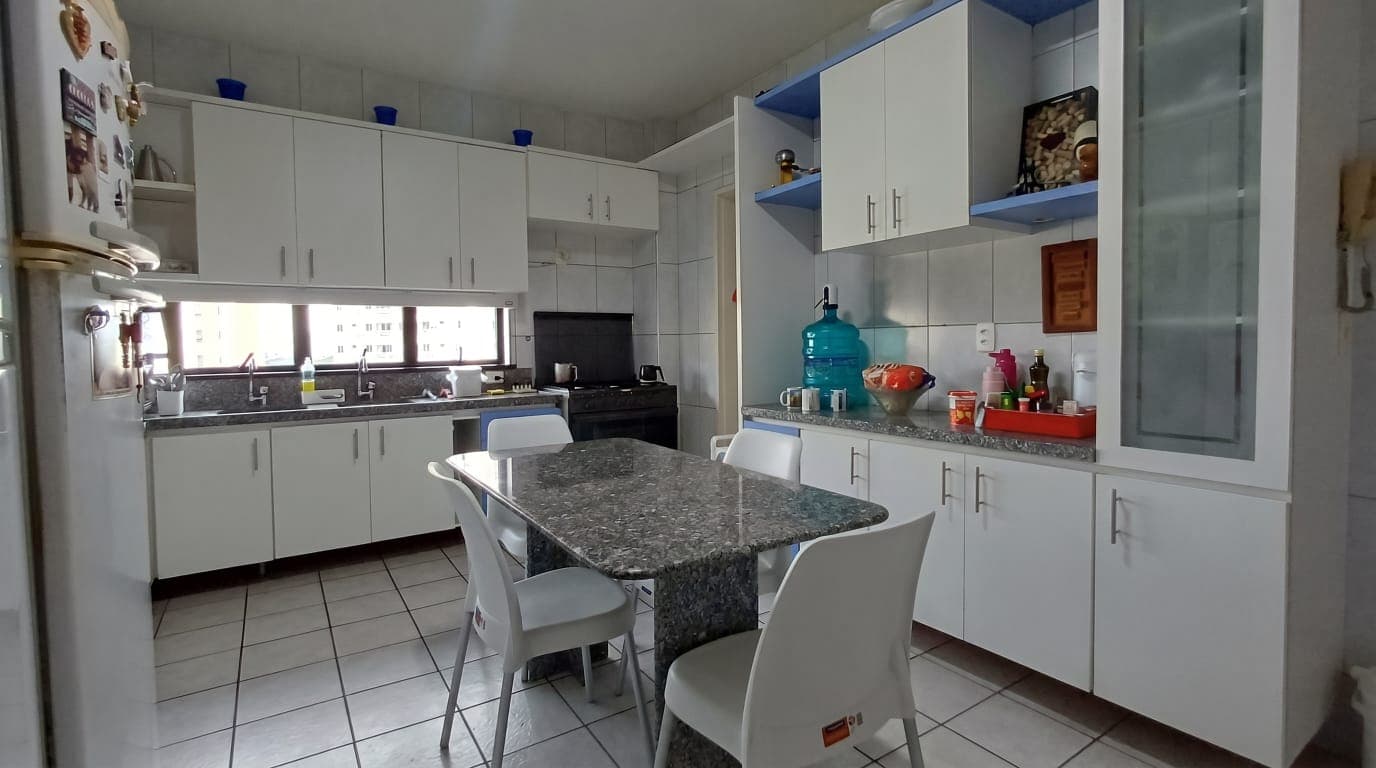 Apartamento de 210 m² no Guararapes — 4 suítes, varandão Norte e dependência completa — foto 17