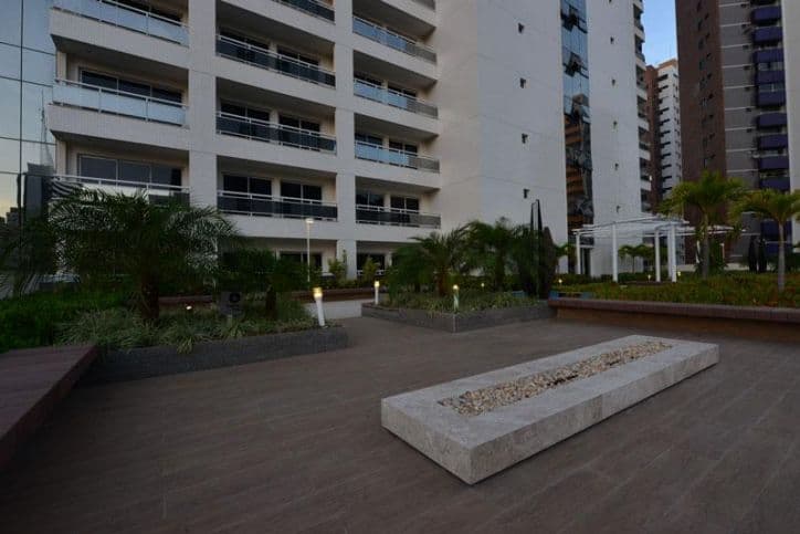 Área externa · Sala projetada no Humberto Santana Business, no coração da Aldeota — foto 4