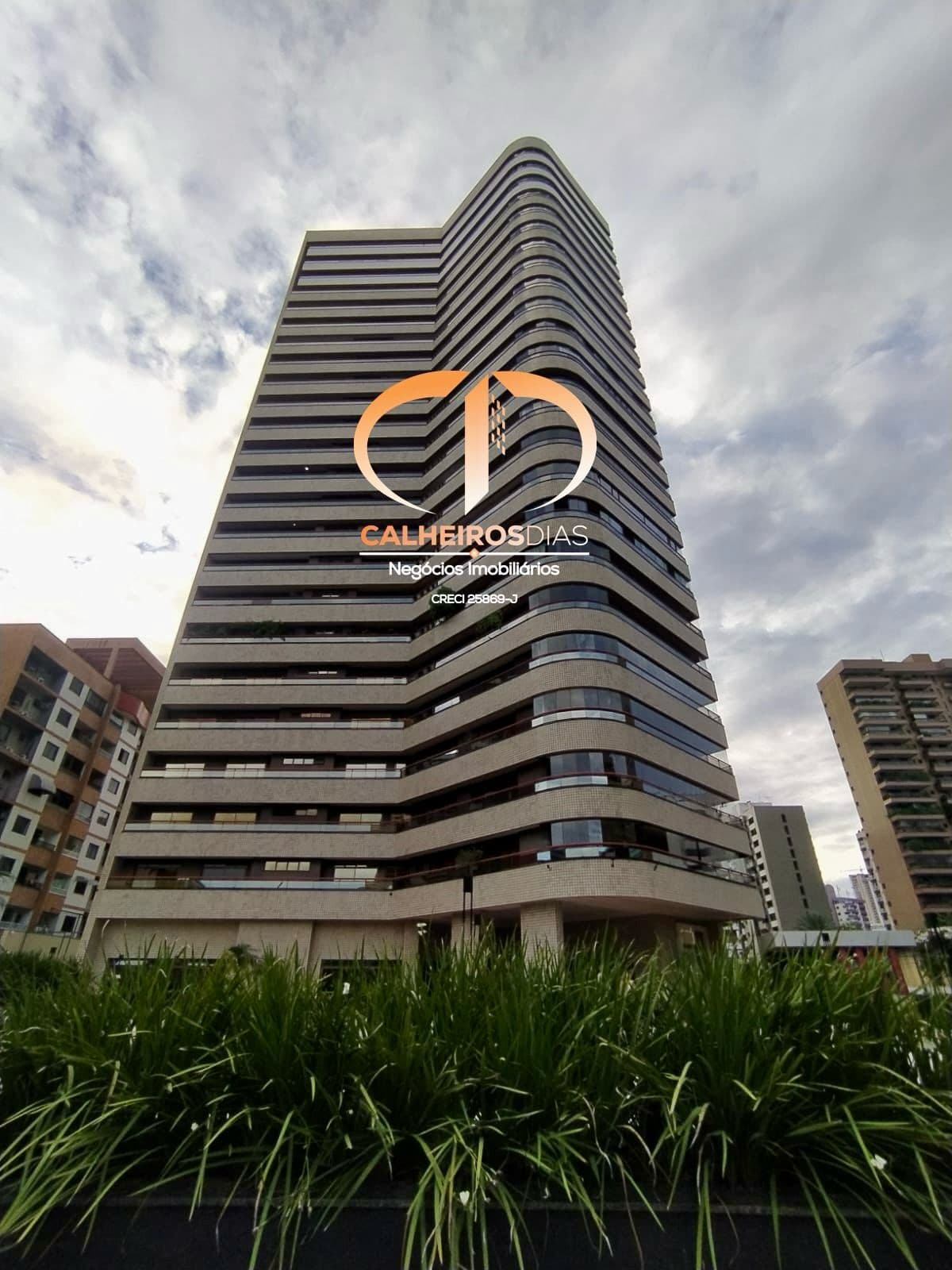 Área externa · 310 m² com 3 suítes e um andar por pavimento, alto padrão no coração do Meireles — foto 1
