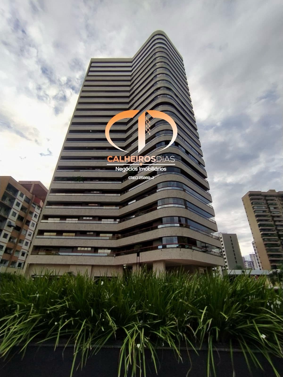 Área externa · 310 m² com 3 suítes e um andar por pavimento, alto padrão no coração do Meireles — foto 3