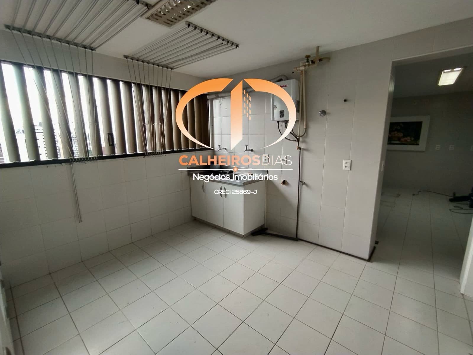310 m² com 3 suítes e um andar por pavimento, alto padrão no coração do Meireles — foto 22