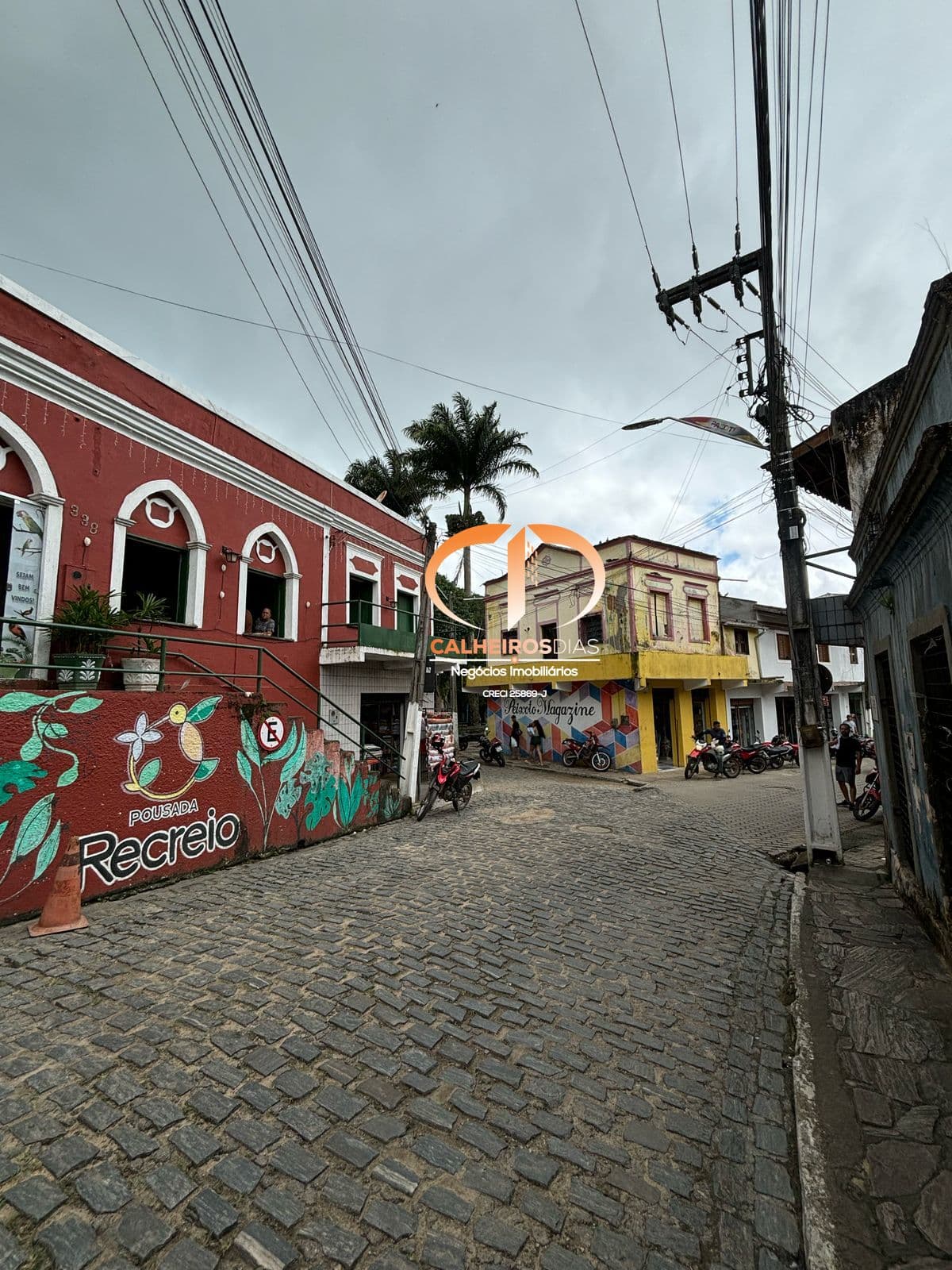 Área externa · Investimento raro na Serra de Baturité: pousada de 36 quartos na praça central de Pacoti — foto 1