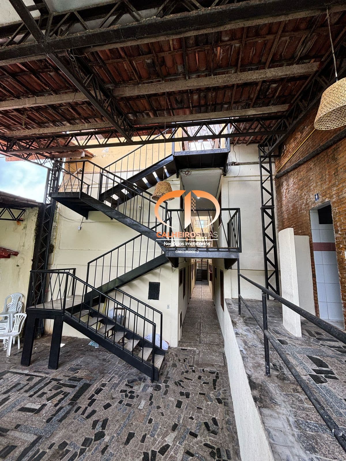 Área externa · Investimento raro na Serra de Baturité: pousada de 36 quartos na praça central de Pacoti — foto 9
