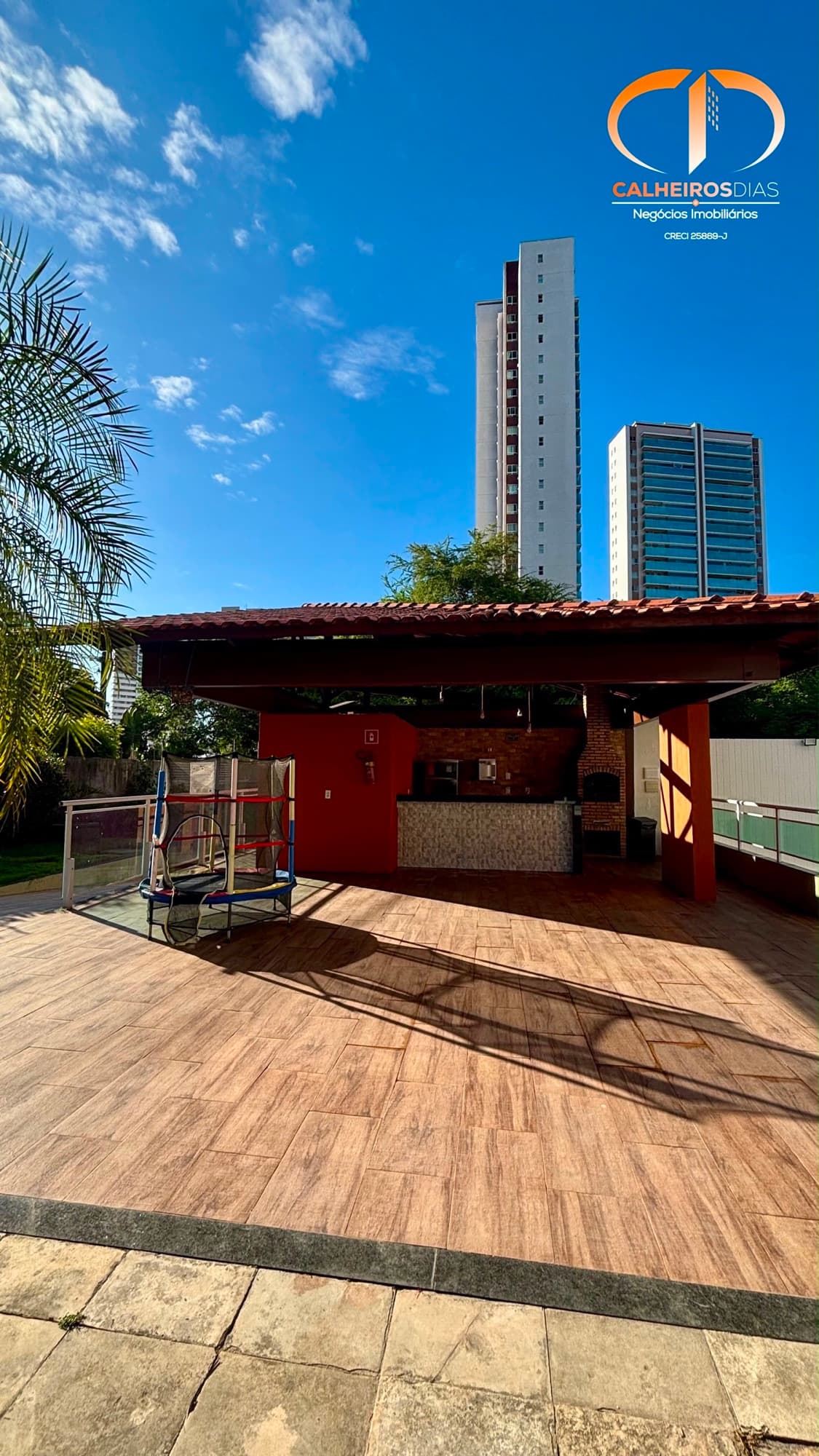 Área externa · Três suítes, varandão com cortina de vidro e 4 vagas no Guararapes — foto 3