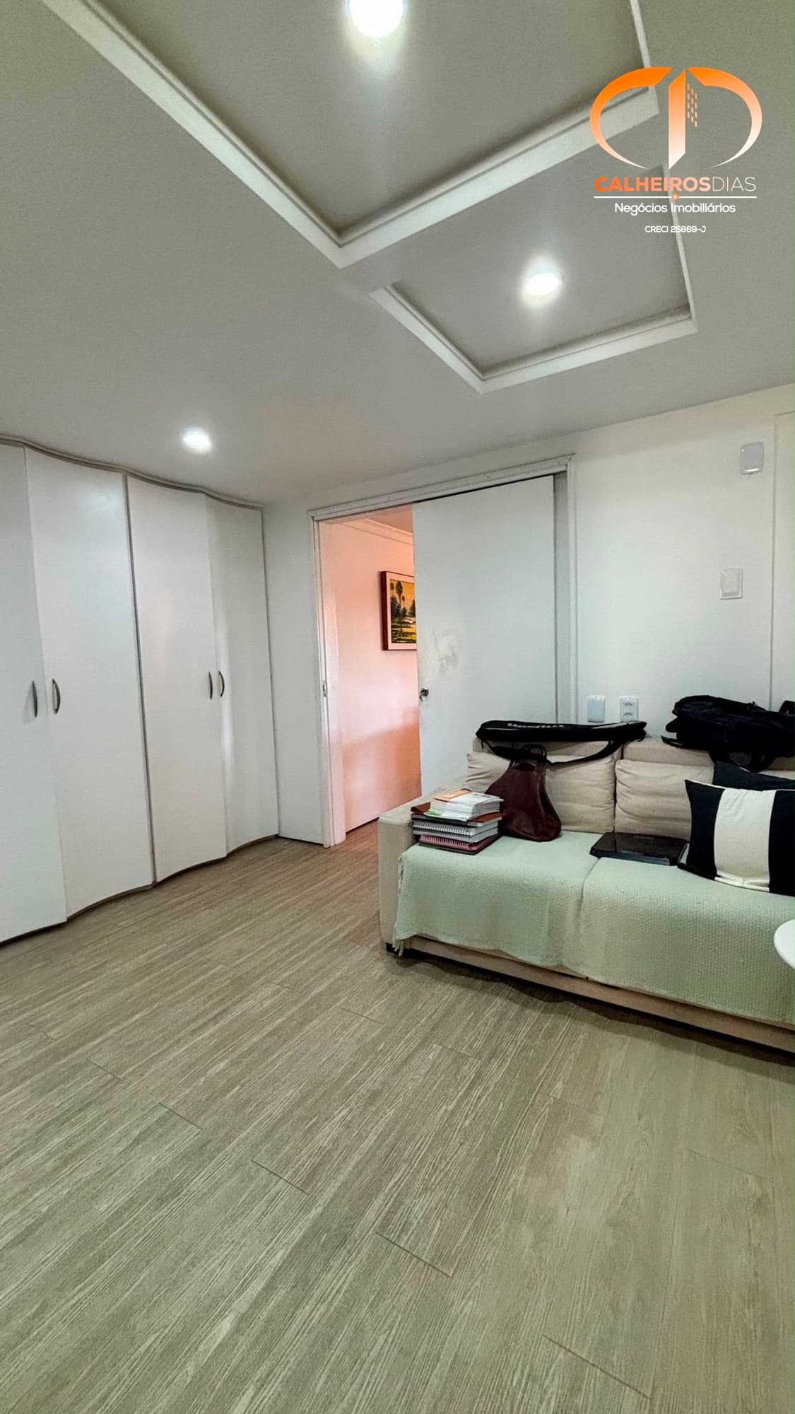 Três suítes, varandão com cortina de vidro e 4 vagas no Guararapes — foto 17