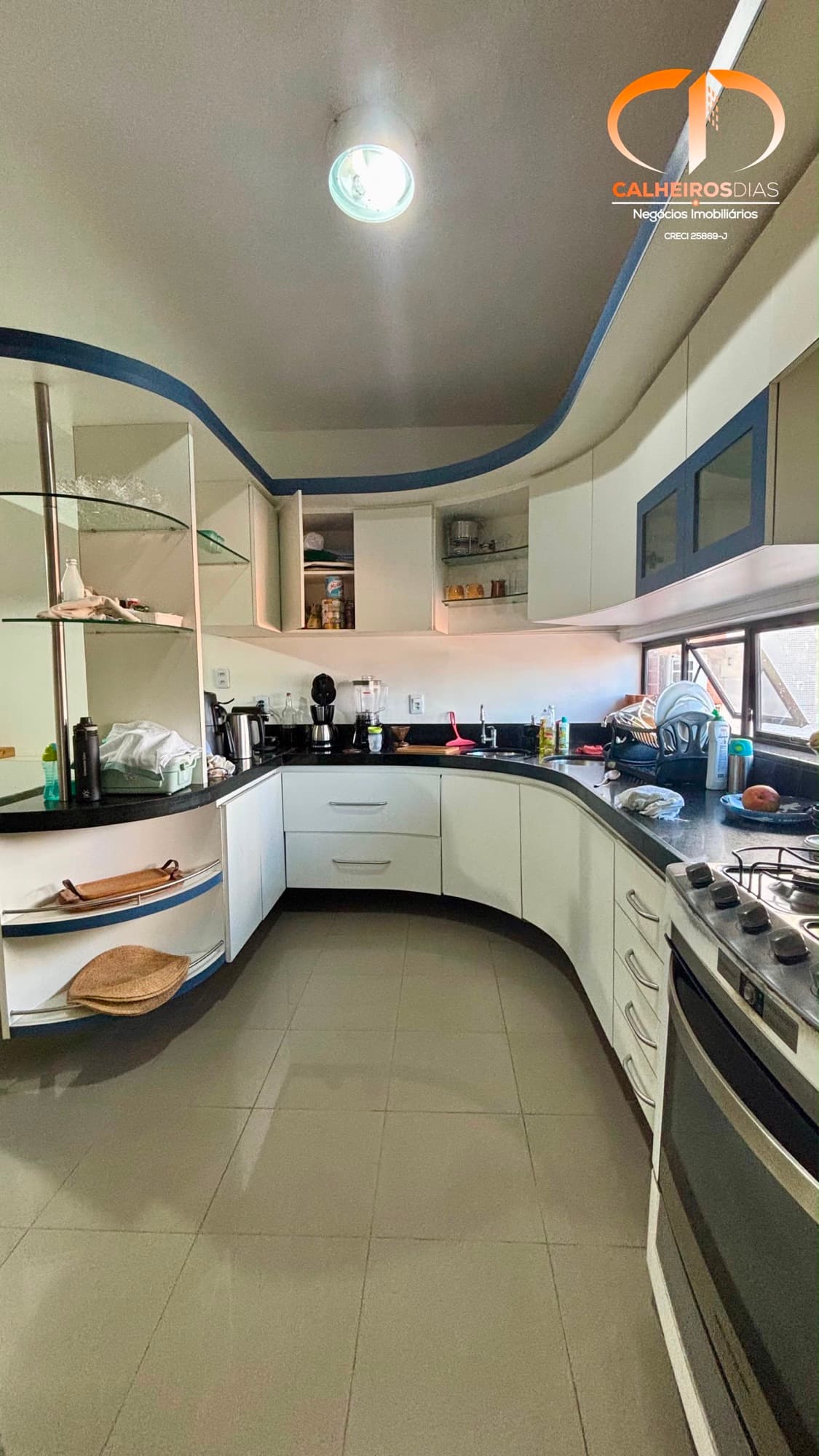 Três suítes, varandão com cortina de vidro e 4 vagas no Guararapes — foto 24