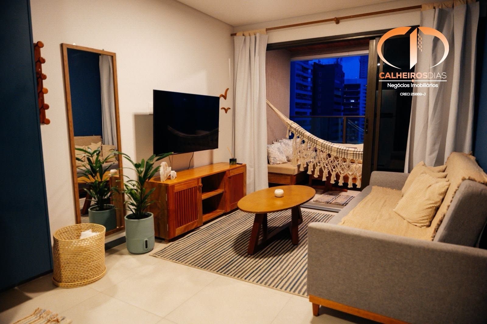 Apartamento de 40 m² com suíte e varanda, no Beach Class Meireles — foto 2