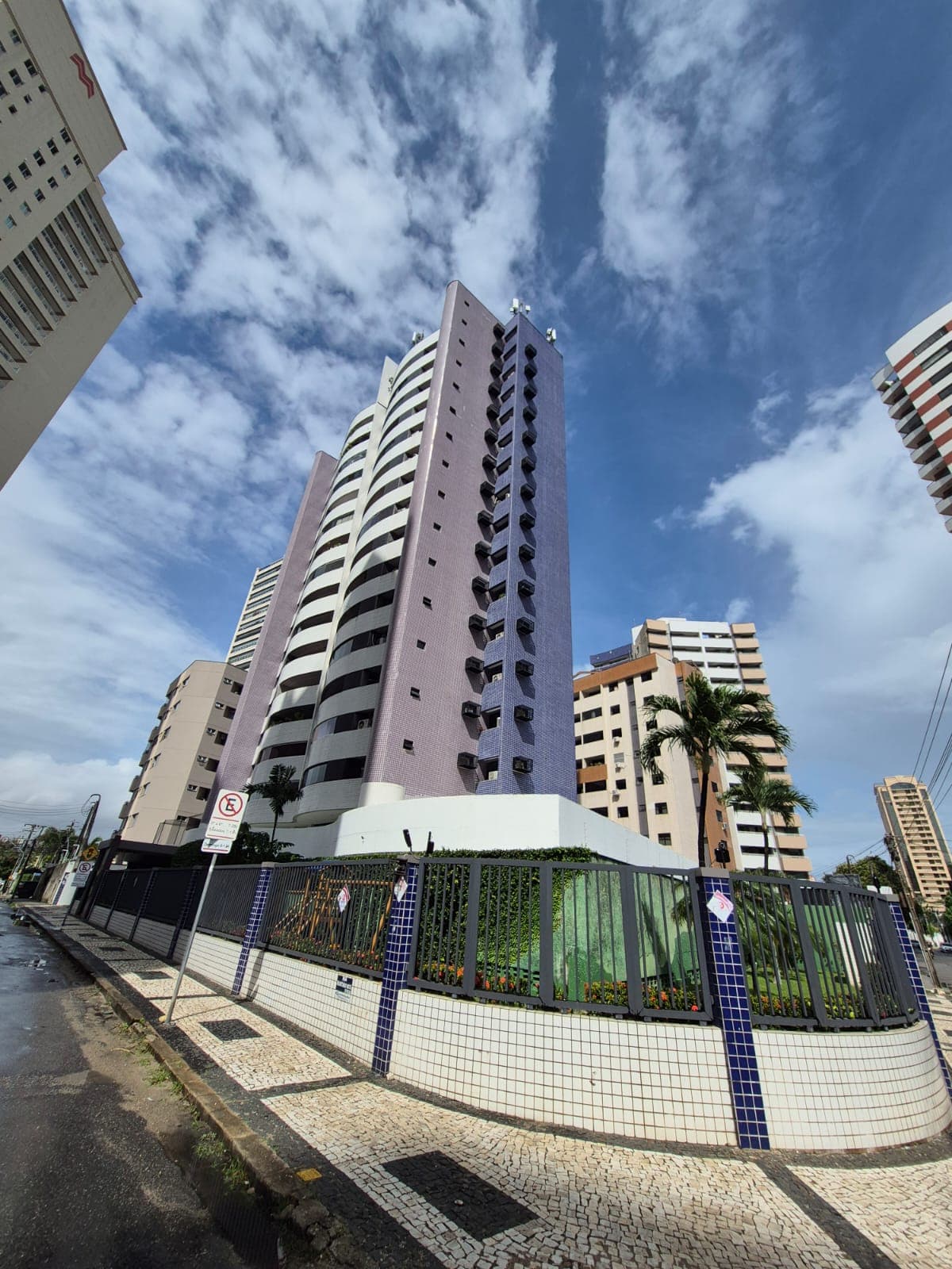 Apartamento no bairro Cocó