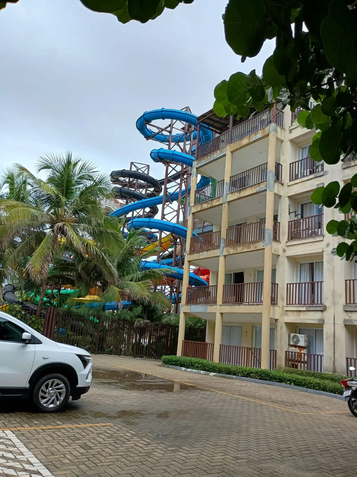 Área externa · Vista mar e Beach Park na porta, em Porto das Dunas, foto 2