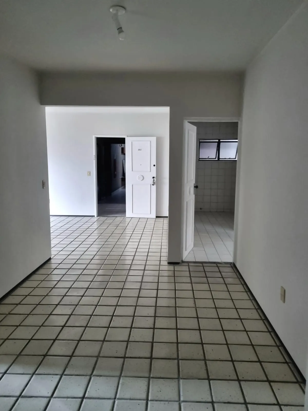 142 m² com 3 suítes a 500m da Beira-Mar, pronto para reformar do seu jeito, foto 5