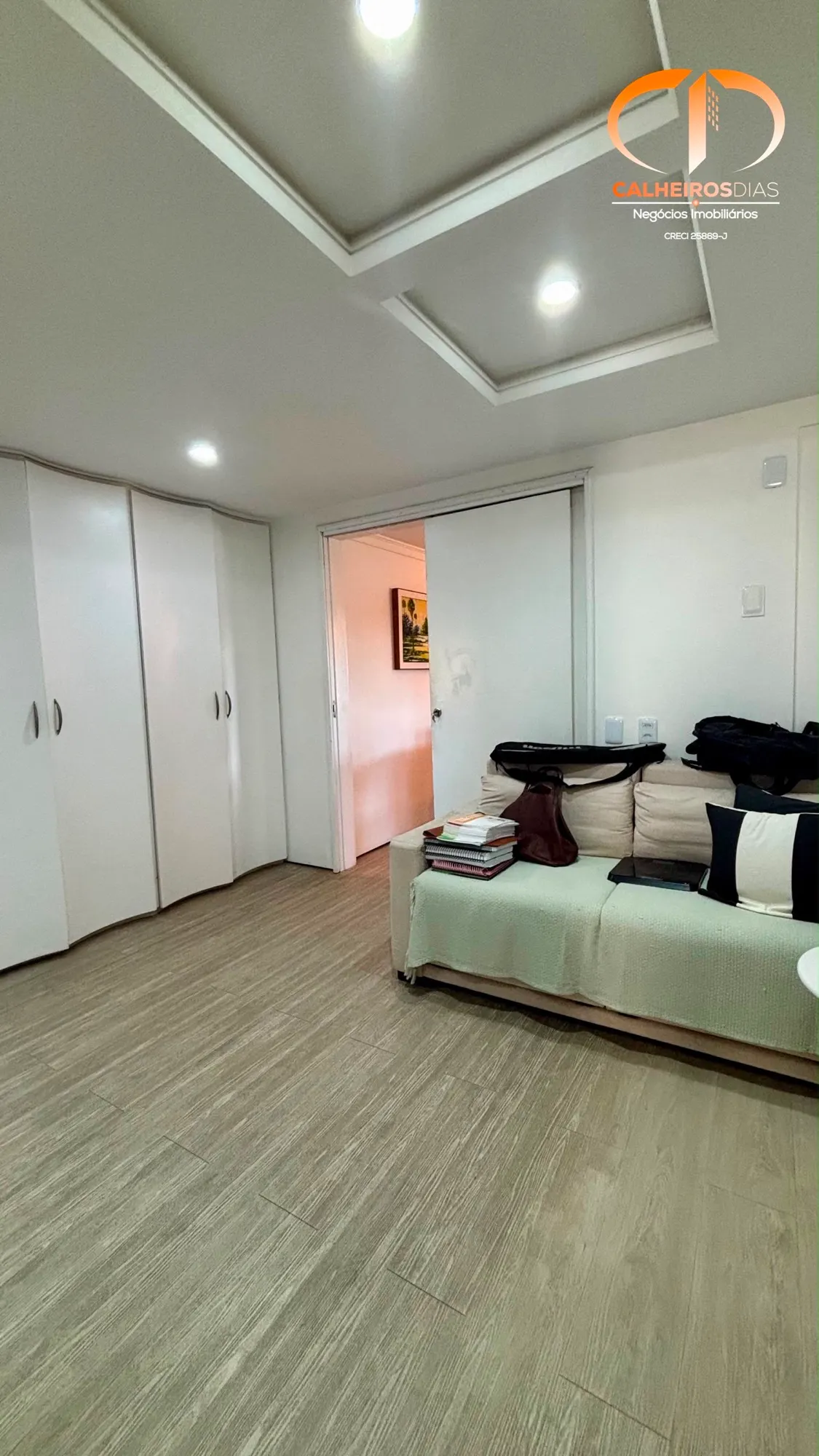 Três suítes, varandão com cortina de vidro e 4 vagas no Guararapes, foto 17