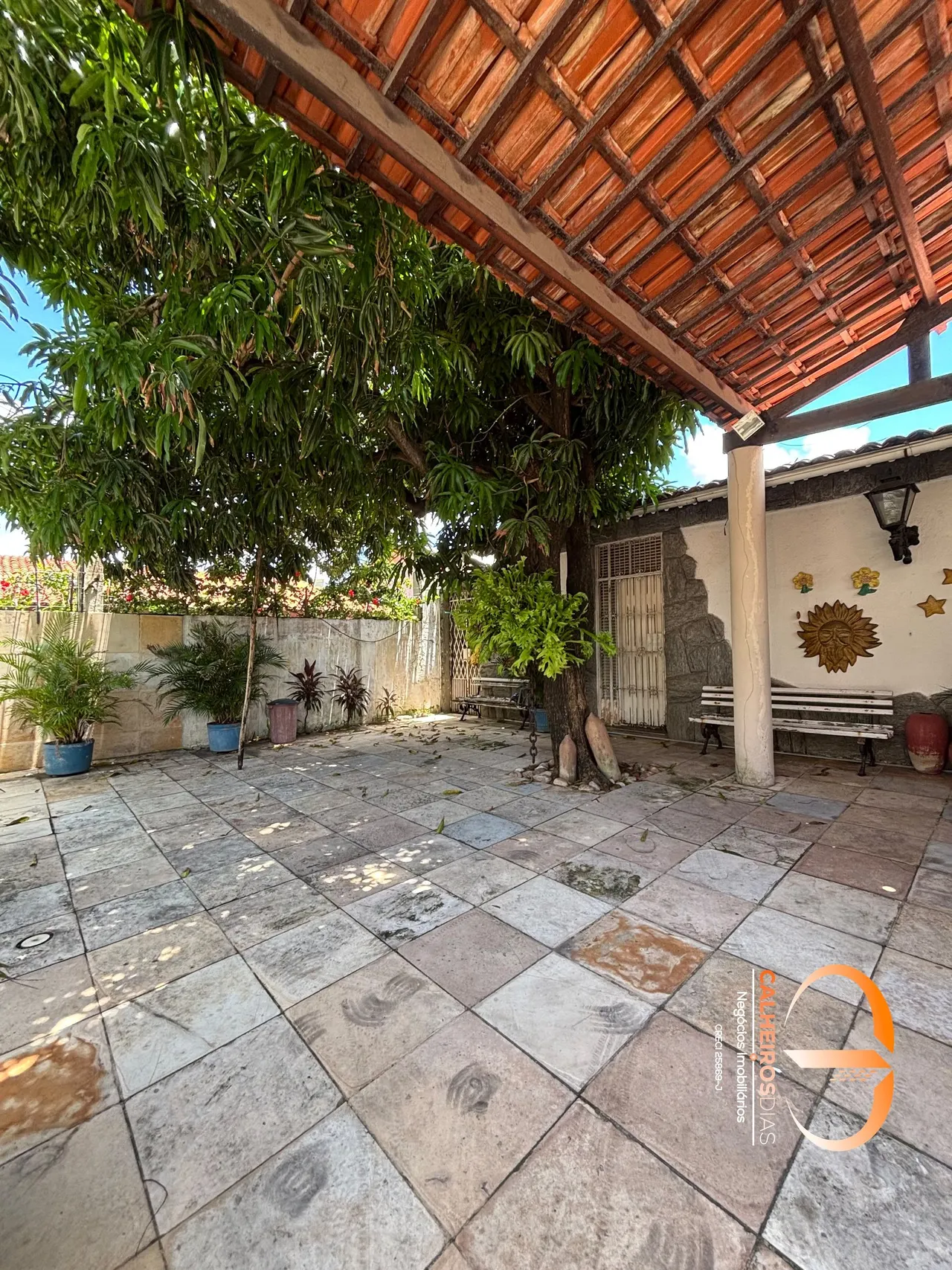 Área externa · Casa de 400 m² com chalé independente e cinco vagas no Papicu, foto 2