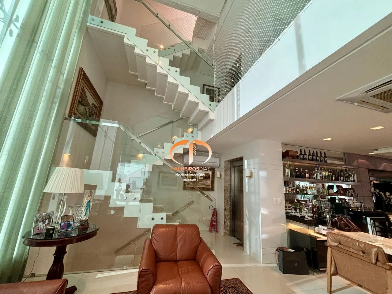 Casa triplex de 800 m² com 5 suítes em condomínio fechado no De Lourdes, foto 3