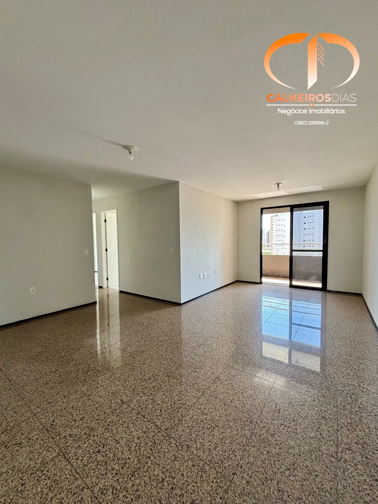 98 m² com 4 quartos, 2 suítes e móveis planejados no Dionísio Torres, foto 2