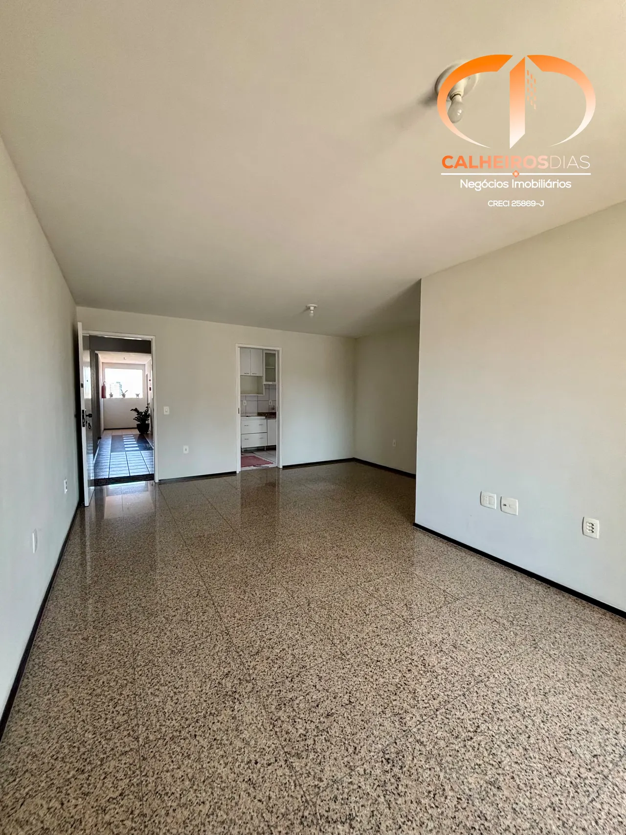 98 m² com 4 quartos, 2 suítes e móveis planejados no Dionísio Torres, foto 3