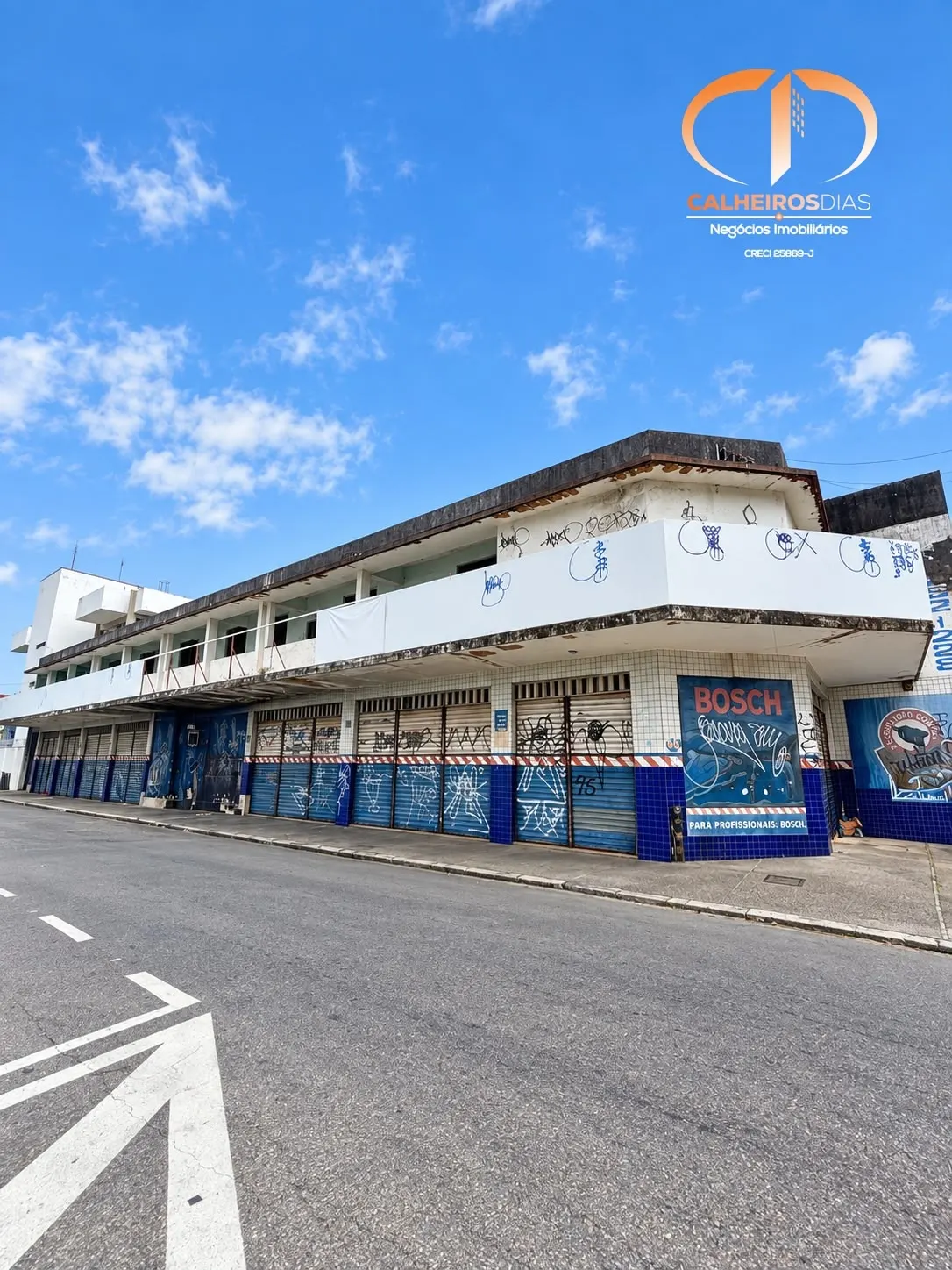 Prédio comercial de esquina com 605 m² no Centro, foto 2