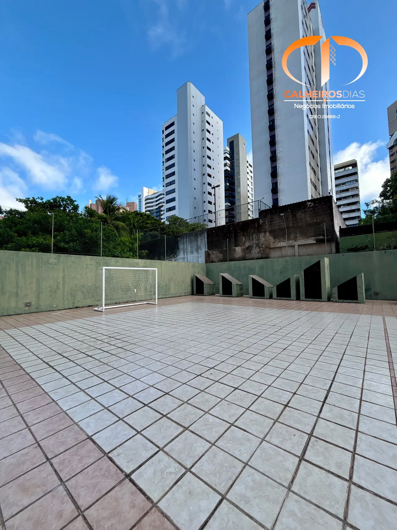 Área externa · Apartamento de 280 m², um por andar, com 3 suítes e 4 vagas no Meireles, foto 4
